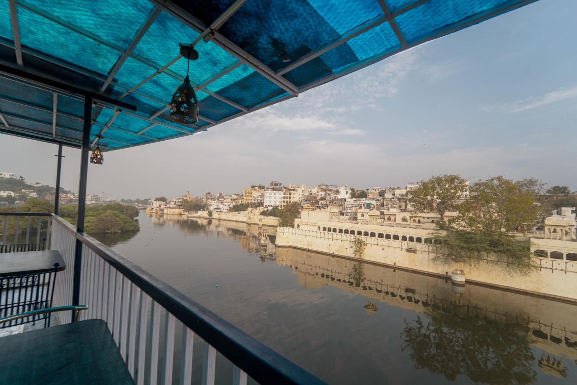 Venice View Hotel & Restaurant Udaipur Esterno foto