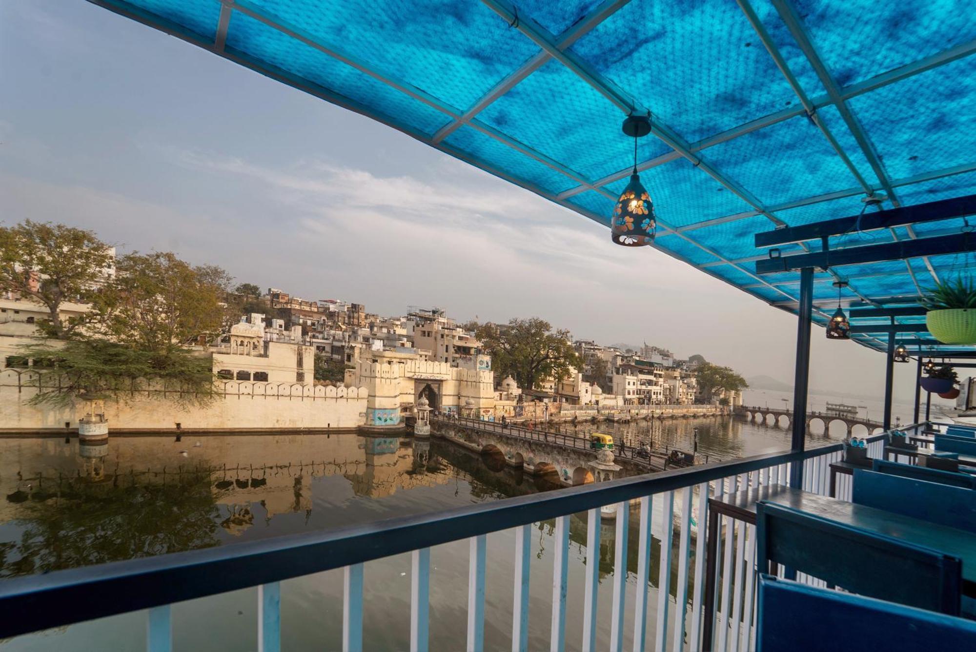 Venice View Hotel & Restaurant Udaipur Esterno foto